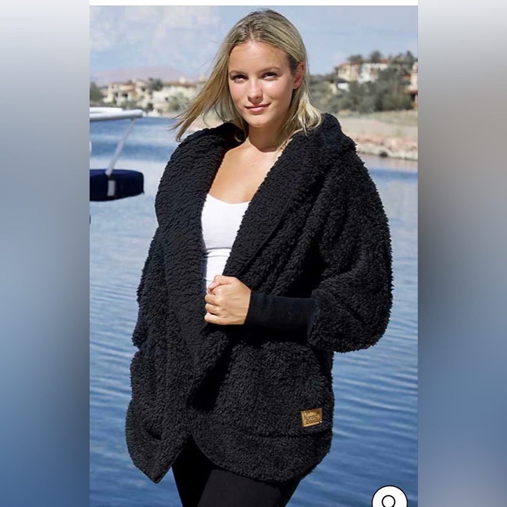 Nordic Beach Black Fuzzy Jacket